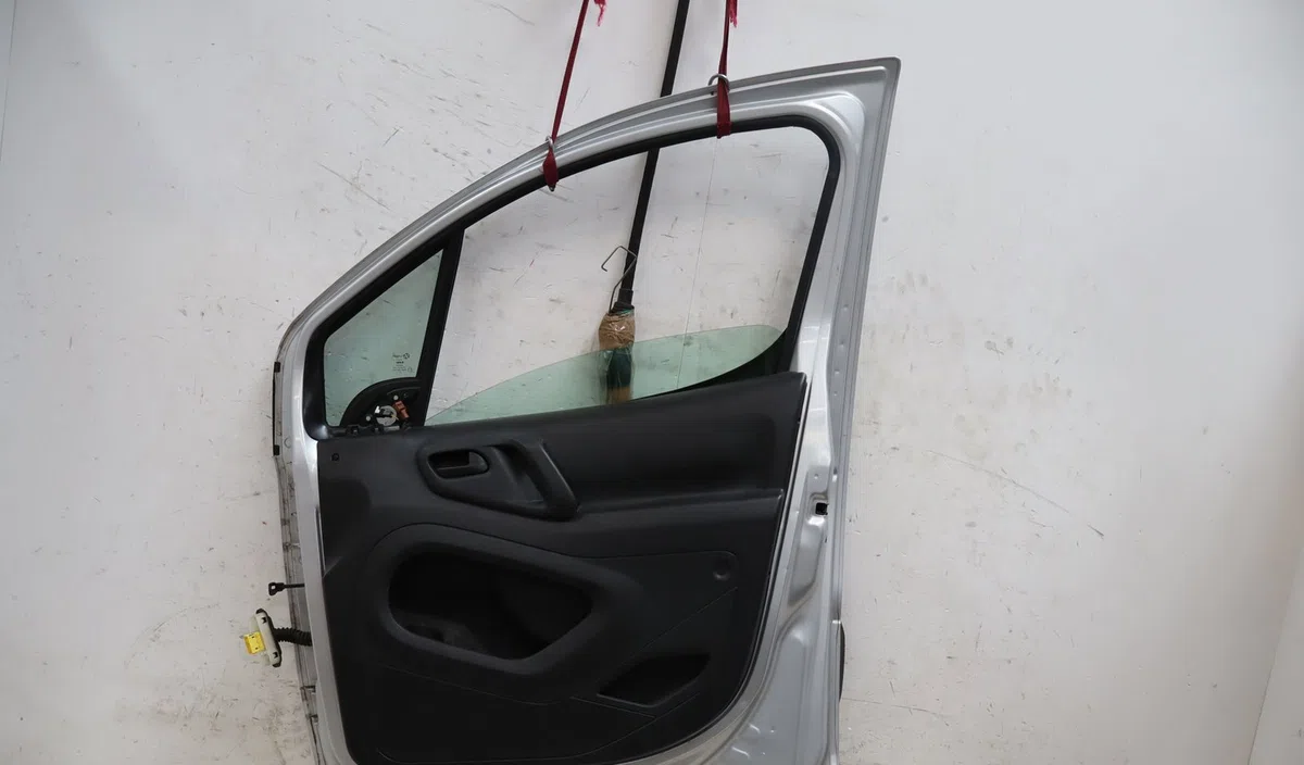 Porte avant droite Citroen BERLINGO Camionnette-Monospace (B9) 1.6 hdi - bluehdi 75 (2010) 4 portes occasion
