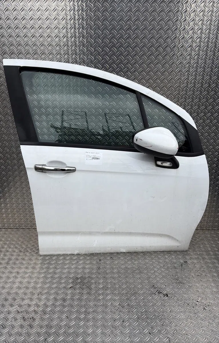 Porte avant droite Citroen C3 II (SC_) 1.4 hdi 70 (sc8hzc, sc8hr0, sc8hp4) (2009) 5 portes occasion