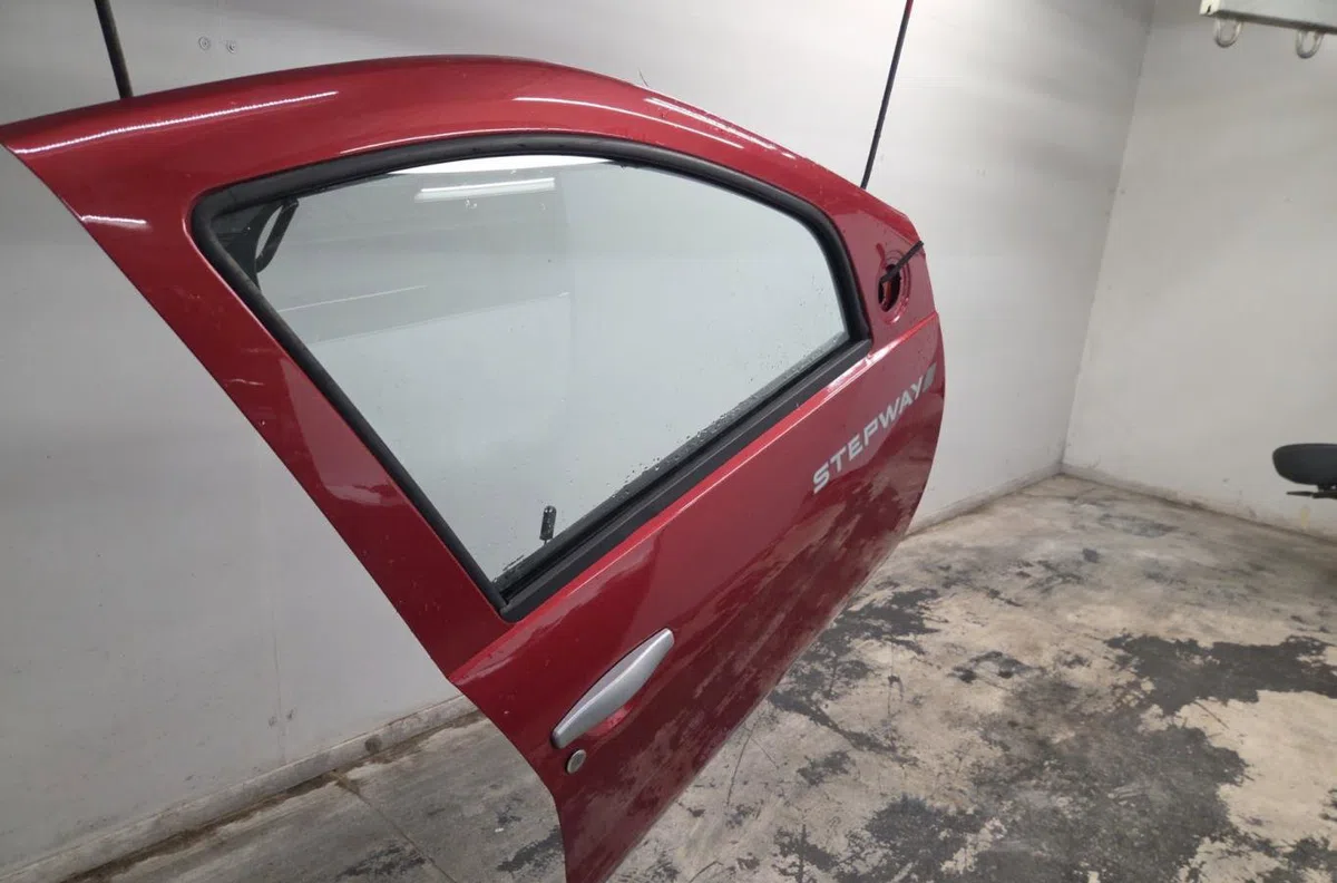 Porte avant droite DACIA SANDERO 1 occasion
