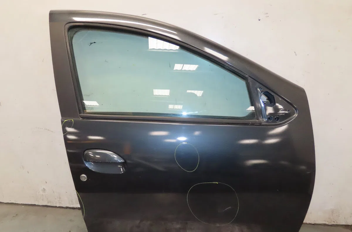 Porte avant droite Dacia SANDERO II 1.0 sce 75 (b8jc, b8jd) (2016) occasion