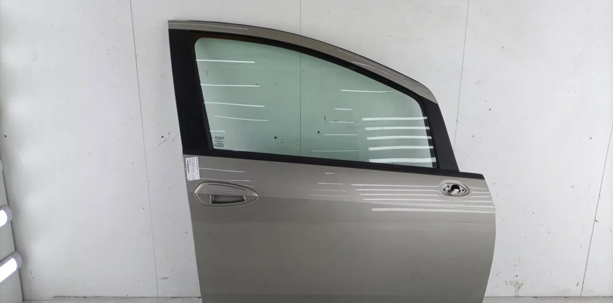 Porte avant droite FIAT GRANDE PUNTO occasion