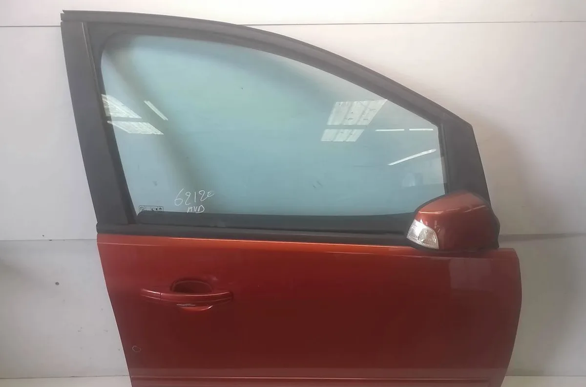 Porte avant droite Ford ESCORT VI A trois volumes (GAL, AFL) 1.8 td (1995-1999) occasion