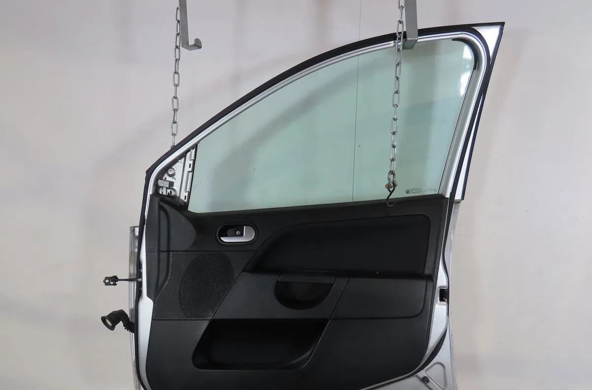Porte avant droite Ford FIESTA V (JH_, JD_) 1.4 tdci (2001-2008) 5 portes occasion