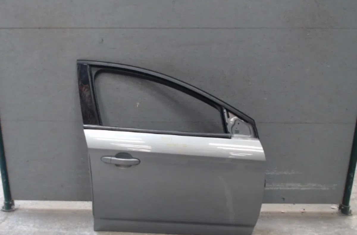 Porte avant droite FORD MONDEO 3  MONDEO 3 PHASE 1 occasion