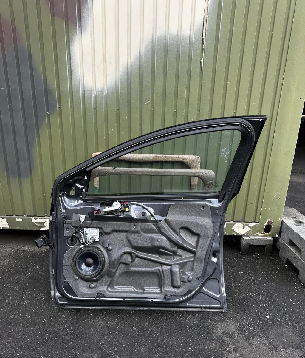 Porte avant droite FORD MONDEO 3 PHASE 1 BREAK occasion