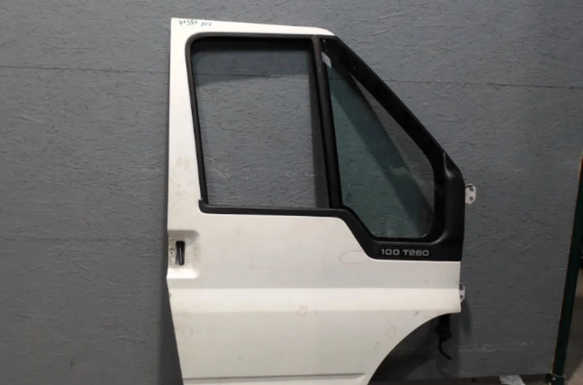 Porte avant droite Ford TRANSIT Camionnette (FA_ _) 2.0 di (fae_, faf_, fag_) (2000-2006) occasion