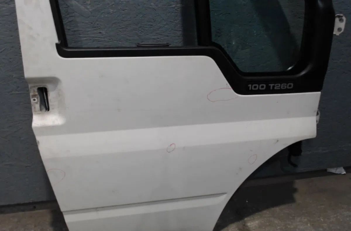 Porte avant droite Ford TRANSIT Camionnette (FA_ _) 2.0 di (fae_, faf_, fag_) (2000-2006) occasion