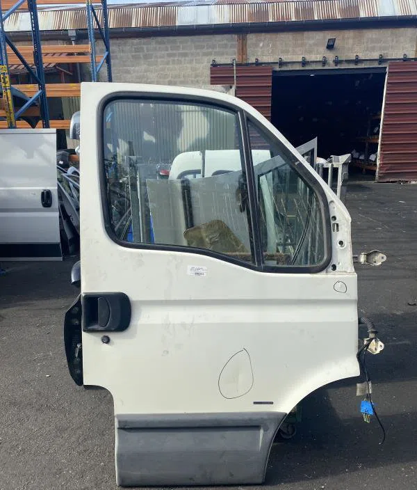 Porte avant droite Iveco DAILY IV Camionnette 35c12 v, 35c12 v-p, 35s12 v, 35s12 v-p (2006-2011) occasion
