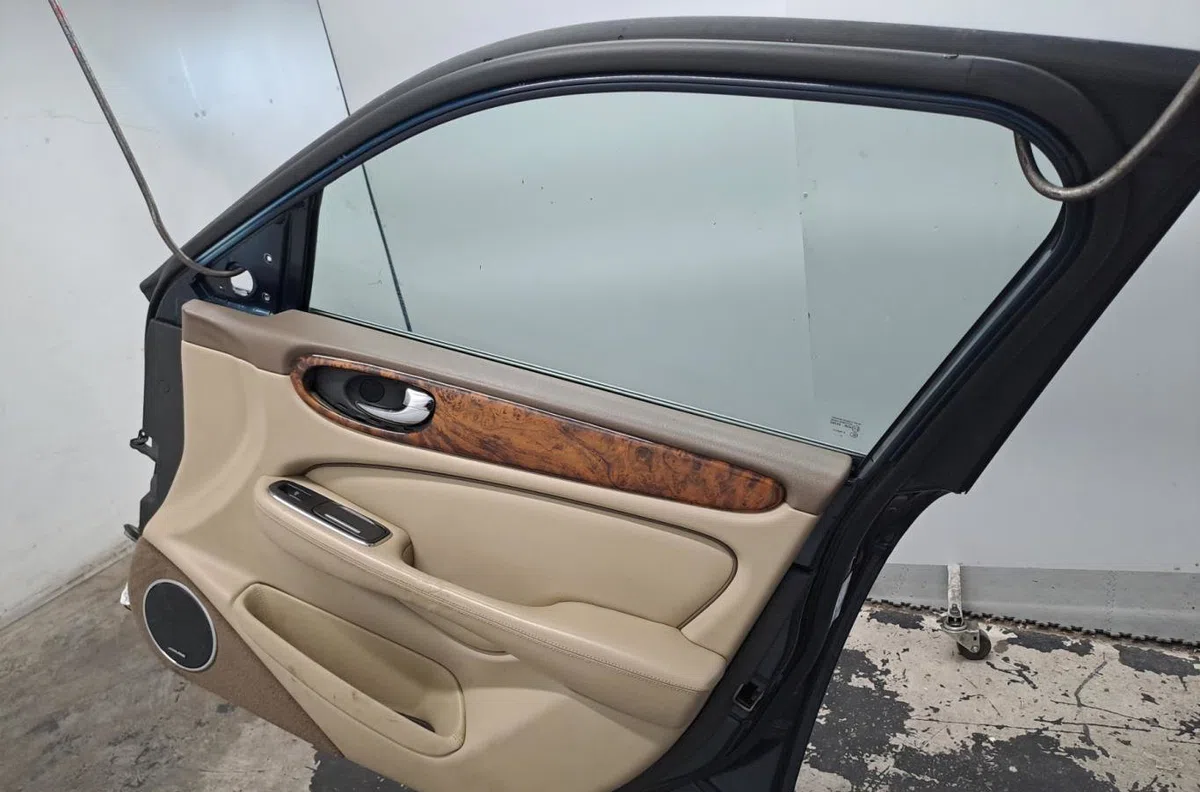 Porte avant droite JAGUAR XJ X350 occasion