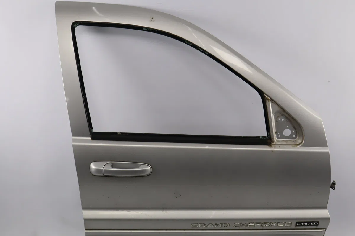 Porte avant droite Jeep GRAND CHEROKEE II (WJ, WG) 2.7 crd 4x4 (2001-2005) occasion