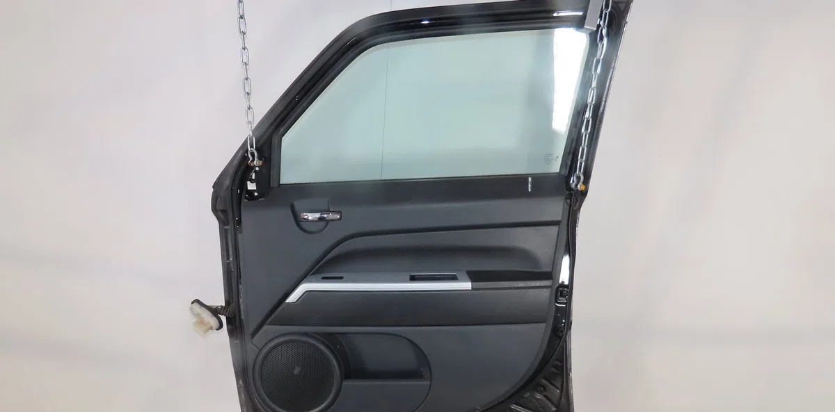 Porte avant droite Jeep PATRIOT (MK74) 2.0 crd 4x4 (2007-2017) occasion