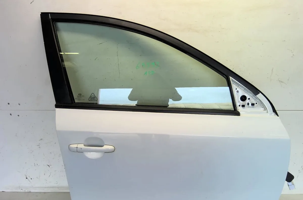Porte avant droite Kia CEE'D 3-5 portes (ED) 1.6 crdi 90 (2006-2012) occasion
