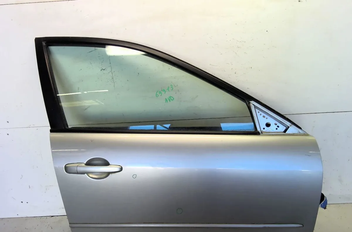 Porte avant droite Mazda 6 Hatchback (GG) 2.0 di (gg14) (2002-2007) occasion