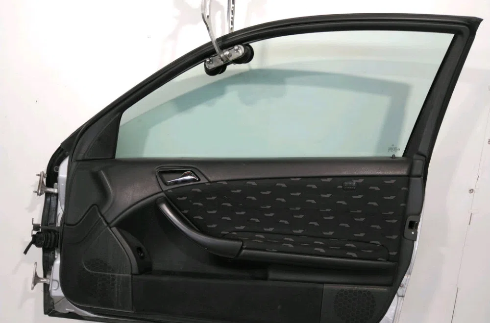 Porte avant droite Mercedes-benz CLASSE C Coupe Sport (CL203) C 220 cdi (203.706) (2001-2004) 3 portes occasion