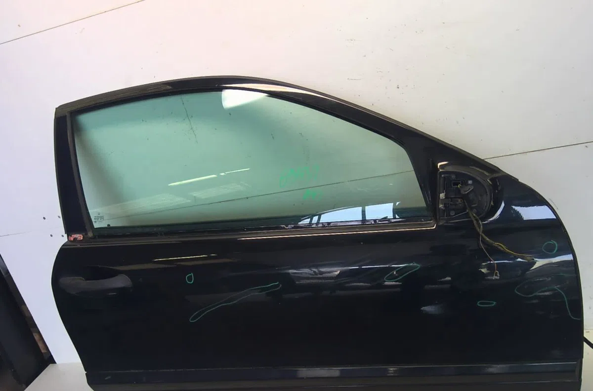 Porte avant droite Mercedes-benz CLASSE C Coupe Sport (CL203) C 220 cdi (203.708) (2004-2008) 3 portes occasion