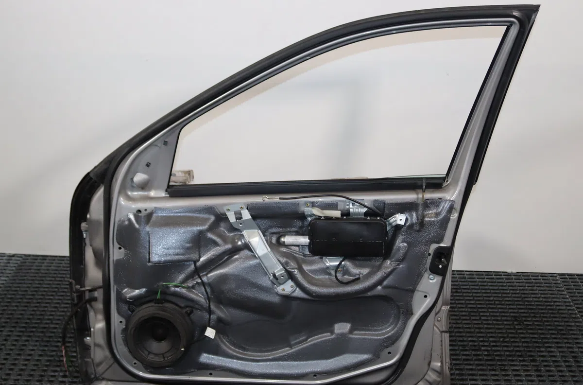 Porte avant droite Mercedes-benz CLASSE C (W203) C 220 cdi (203.008) (2003-2007) occasion