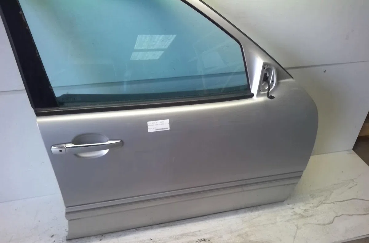 Porte avant droite Mercedes-benz CLASSE E (W210) E 220 cdi (210.006) (1998-1999) occasion