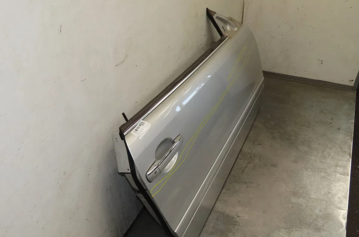 Porte avant droite Mercedes-benz CLK (C208) Clk 200 kompressor (208.344) (2000-2002) occasion