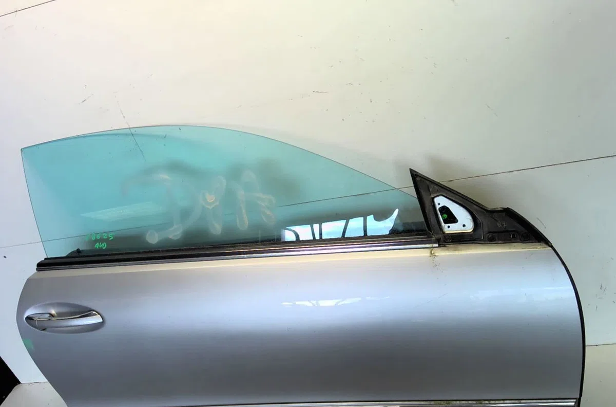 Porte avant droite Mercedes-benz CLK (C209) Clk 270 cdi (209.316) (2002-2009) occasion
