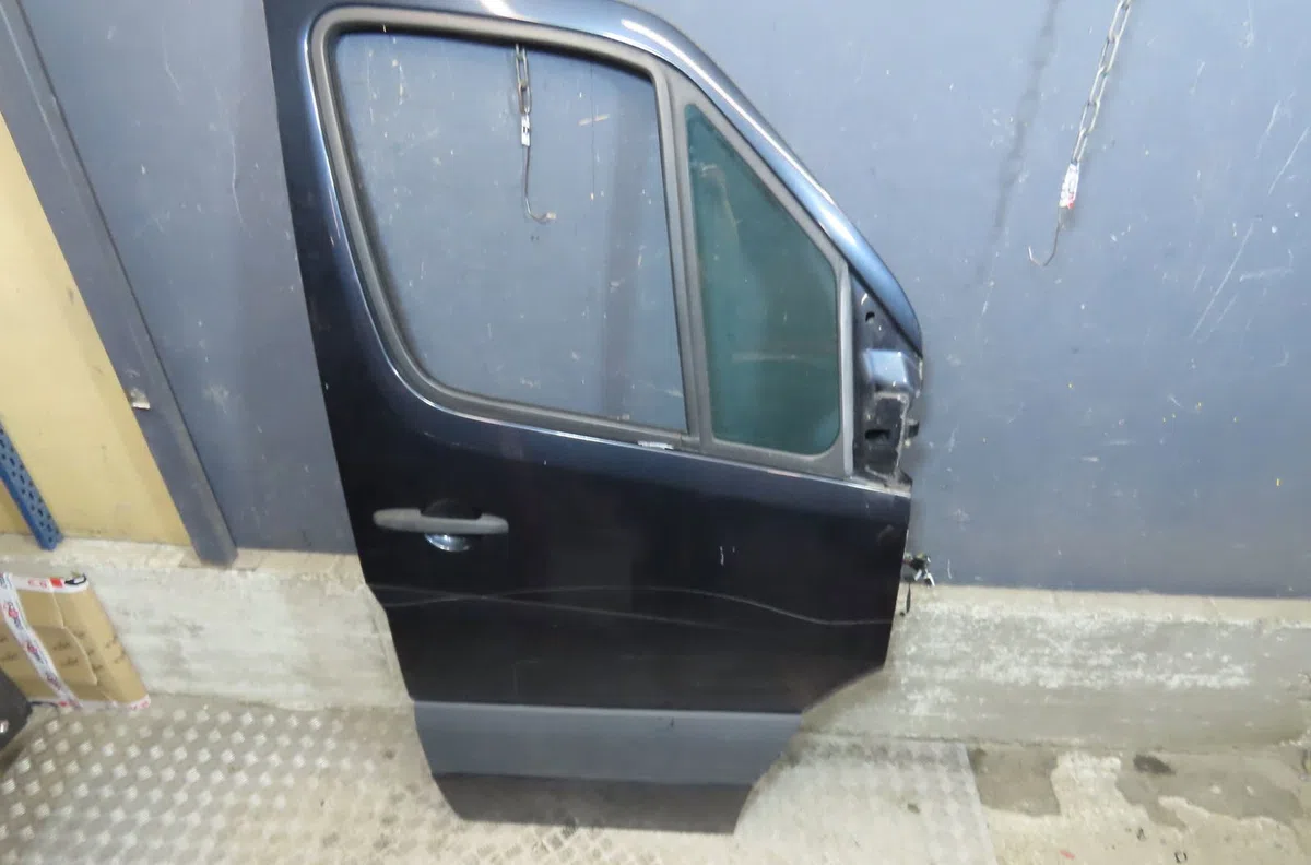 Porte avant droite Mercedes-benz SPRINTER 3,5-t Camionnette (B906) 315 cdi (906.631, 906.633, 906.635, 906.637) (2006-20