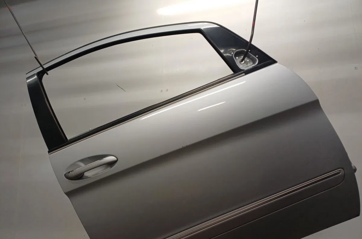 Porte avant droite MERCEDES CLASSE B 245 PHASE 1 occasion