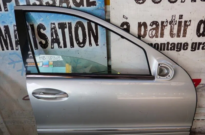 Porte avant droite MERCEDES CLASSE C 203 COUPE SPORT PHASE 1 occasion