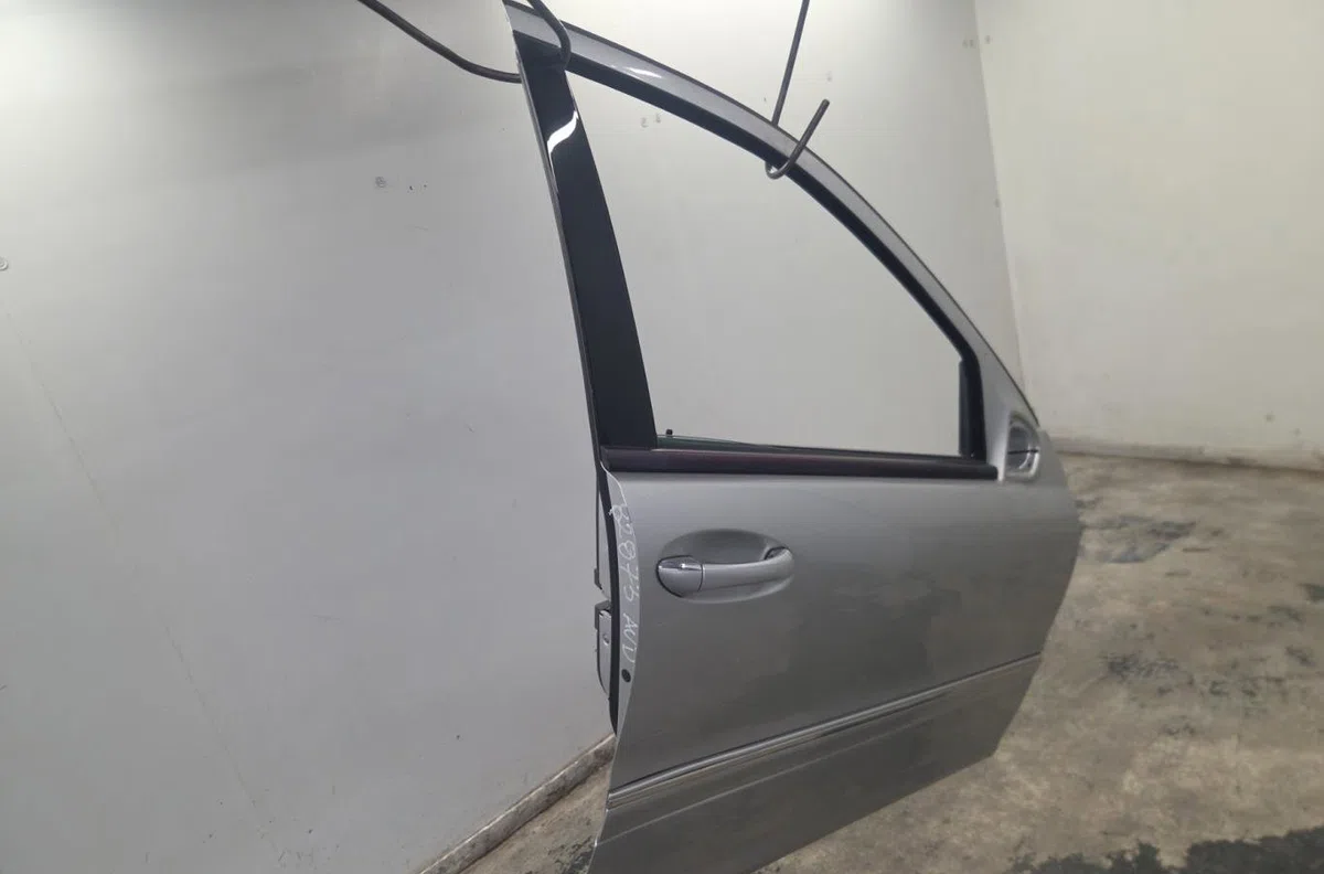 Porte avant droite MERCEDES CLASSE C 203 PHASE 1 BREAK occasion