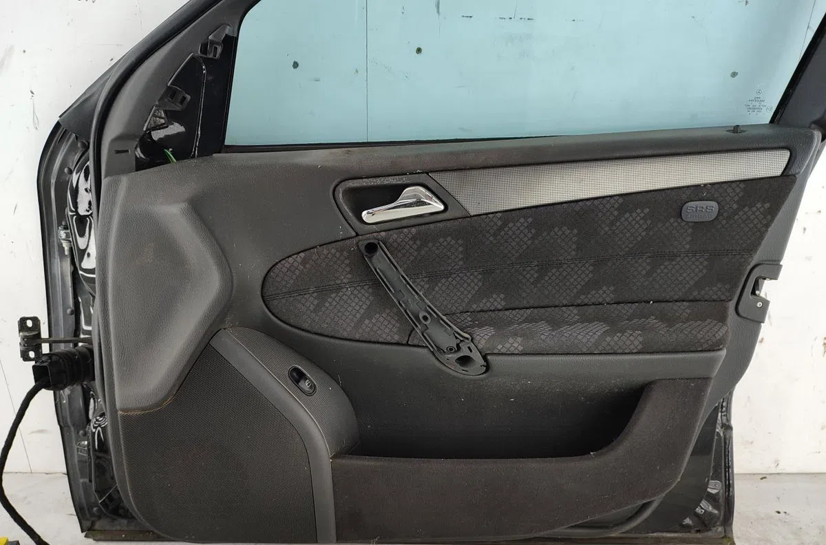 Porte avant droite MERCEDES CLASSE C 203 PHASE 1 occasion