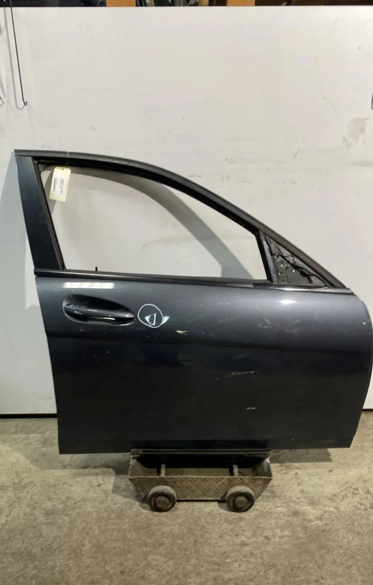 Porte avant droite MERCEDES CLASSE C 204 PHASE 1 BREAK occasion