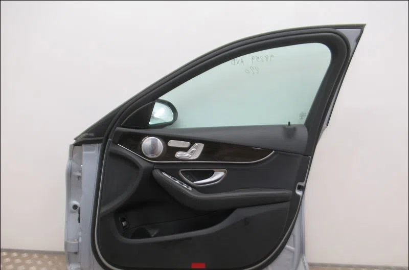 Porte avant droite MERCEDES CLASSE C IV 2019 occasion