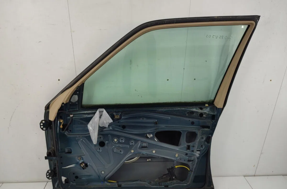Porte avant droite MERCEDES CLASSE E 124 PHASE 2 occasion