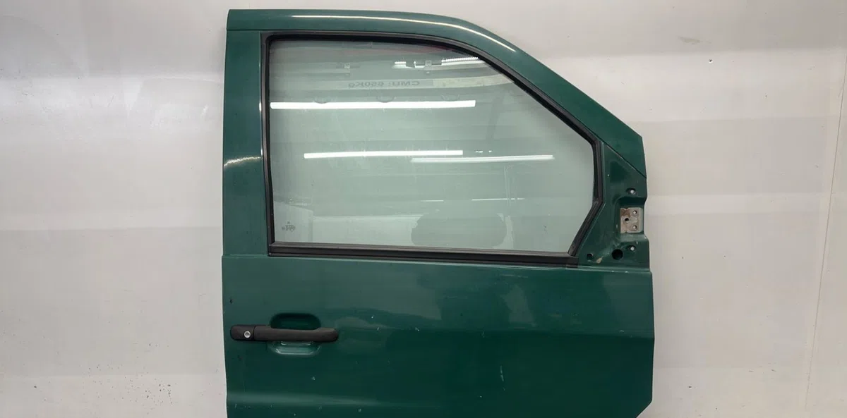 Porte avant droite MERCEDES VITO 638 occasion