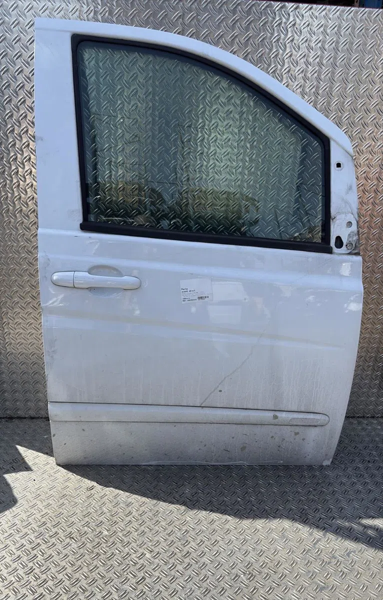 Porte avant droite MERCEDES VITO 639 PHASE 1 occasion