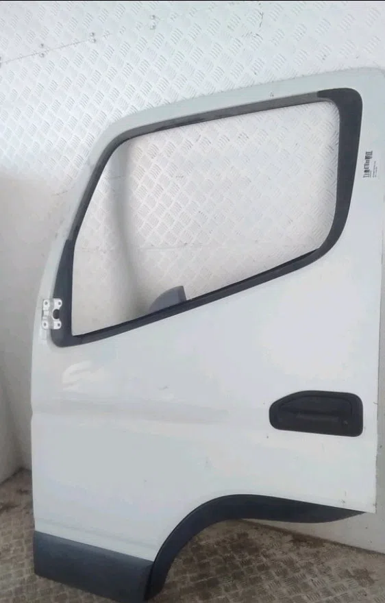 Porte avant droite MITSUBISHI CANTER occasion