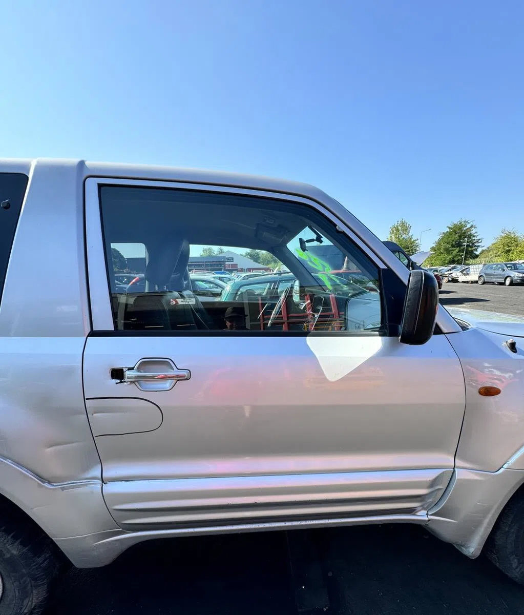 Porte avant droite Mitsubishi PAJERO III (V7_W, V6_W) 3.2 di-d (v68w, v78w) (2000-2006) occasion