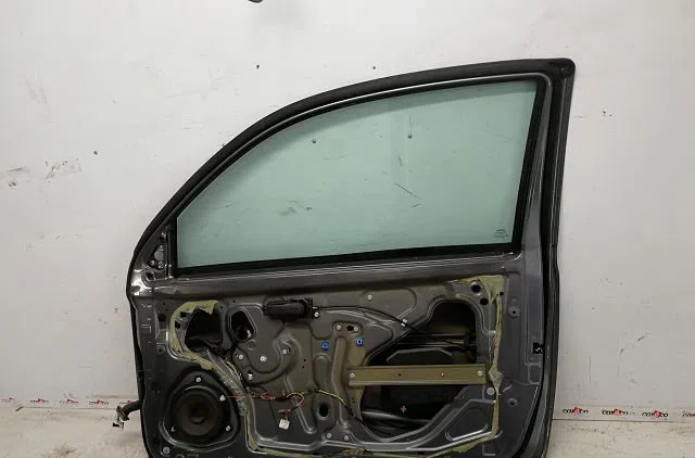 Porte avant droite Nissan MICRA III (K12) 1.2 16v (2003-2010) occasion