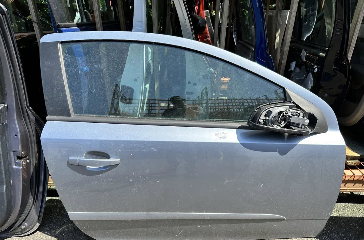 Porte avant droite Opel ASTRA H GTC (A04) 1.9 cdti (l08) (2005-2010) occasion