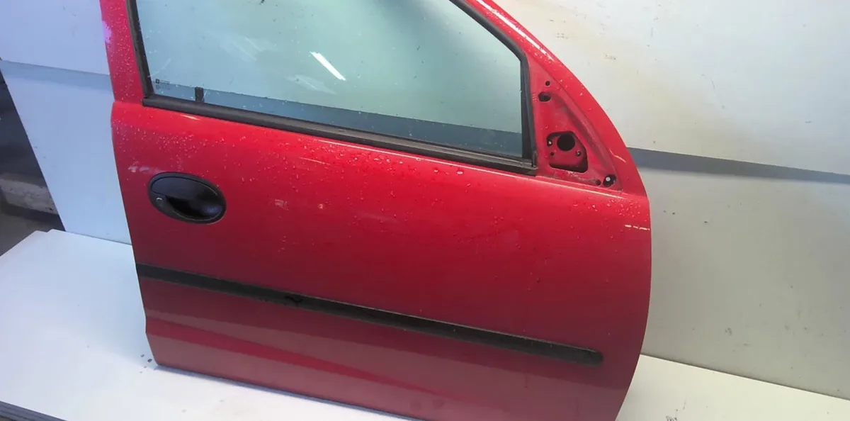 Porte avant droite Opel CORSA C (X01) 1.0 (f08, f68) (2000-2003) occasion