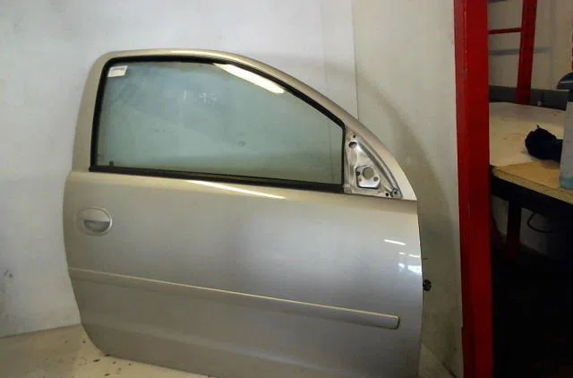 Porte avant droite Opel CORSA C (X01) 1.3 cdti (f08, f68) (2003-2009) occasion