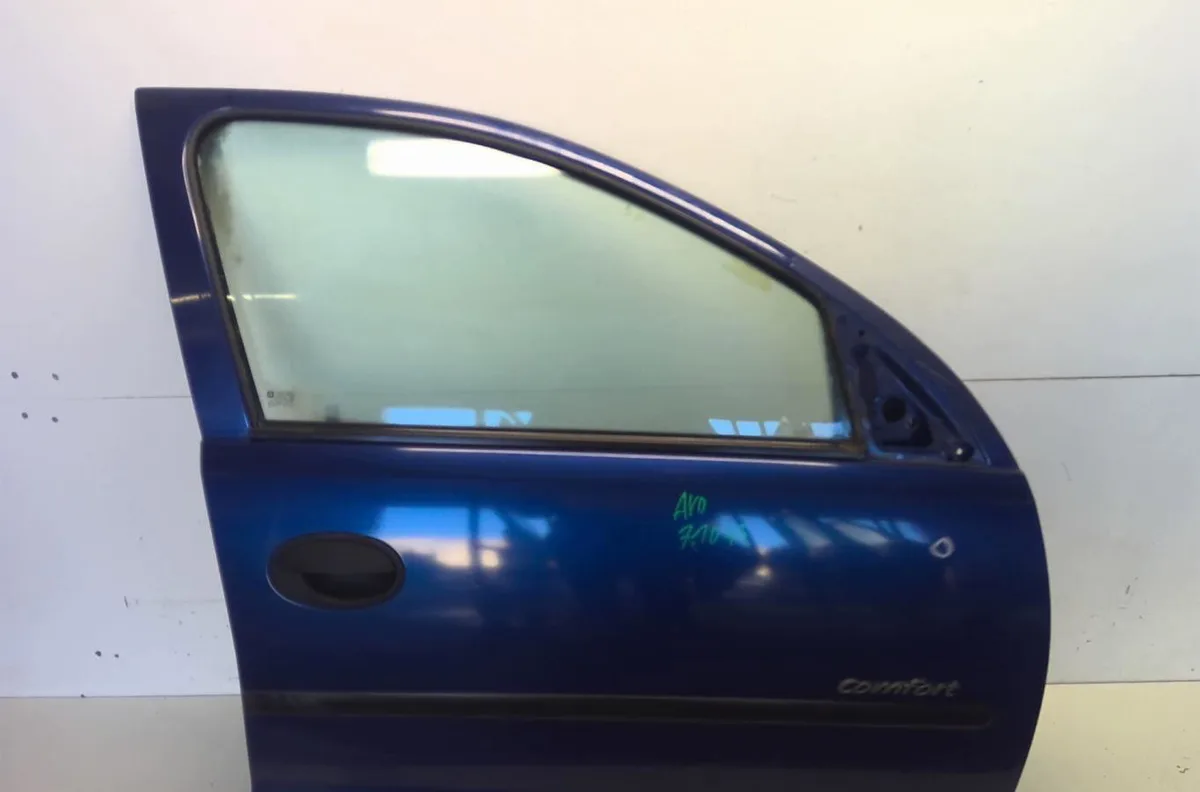 Porte avant droite Opel CORSA C (X01) 1.7 di (f08, f68) (2000-2009) occasion