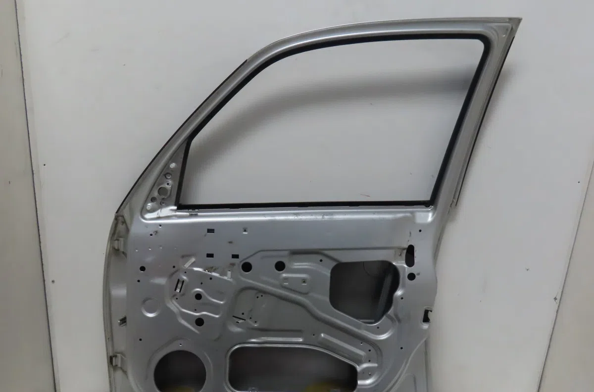 Porte avant droite Opel MERIVA A Monospace (X03) 1.4 16v twinport (e75) (2004-2010) occasion