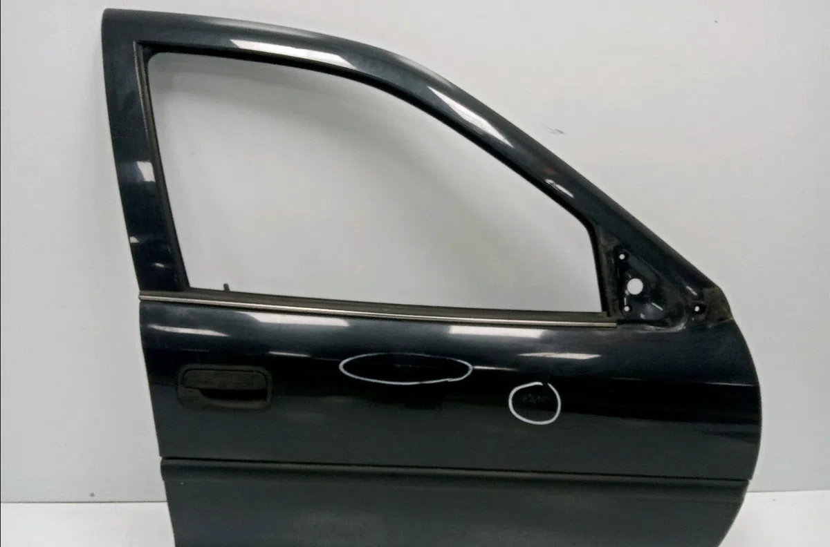 Porte avant droite Opel VECTRA B (J96) 1.6 i 16v (f19) (1995-2002) occasion