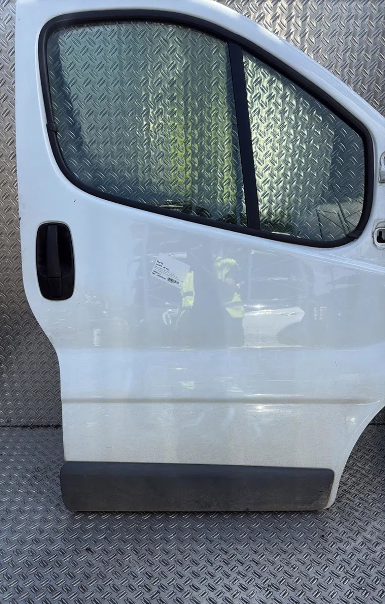 Porte avant droite Opel VIVARO A Fourgon (X83) 2.0 cdti (f7) (2006-2014) occasion