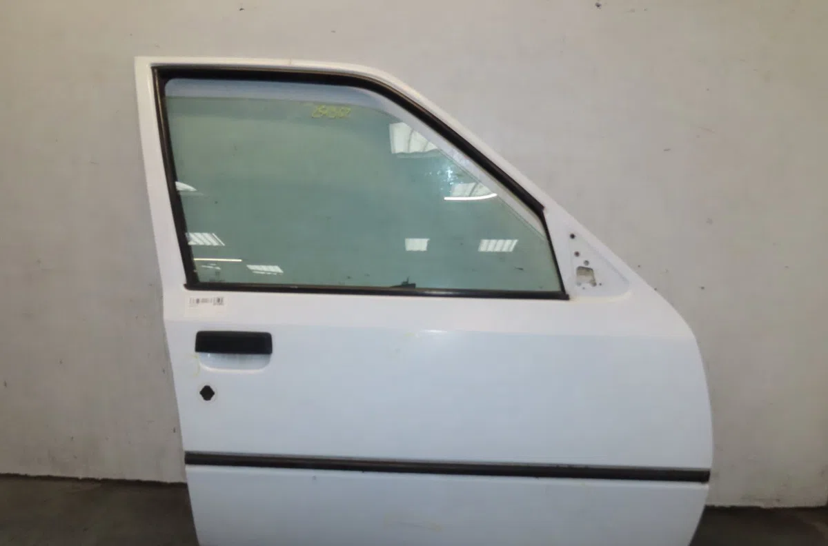 Porte avant droite Peugeot 205 II (20A-C) 1.7 diesel (1987-1998) occasion