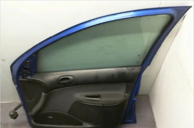 Porte avant droite PEUGEOT 206   1.1i 60ch occasion