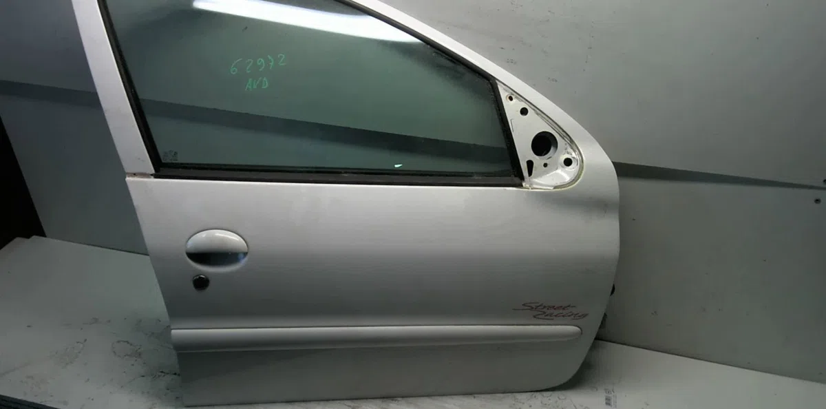 Porte avant droite Peugeot 206 (2L_, 2M_) 1.4 i (2lkfwa, 2mkfwa) (2009-2013) 3 portes occasion