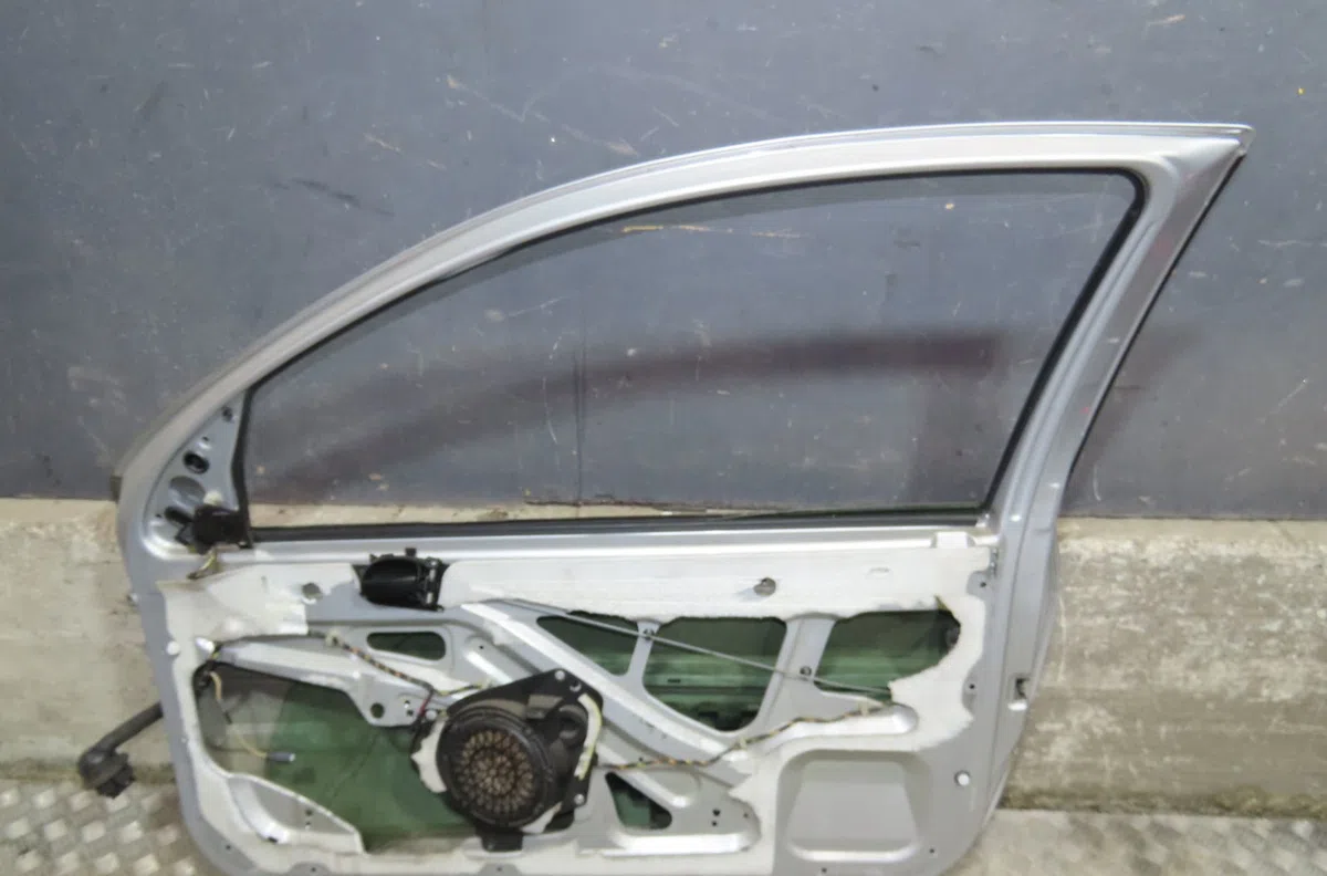 Porte avant droite Peugeot 206 (2L_, 2M_) 1.4 i (2lkfwa, 2mkfwa) (2009-2013) 3 portes occasion