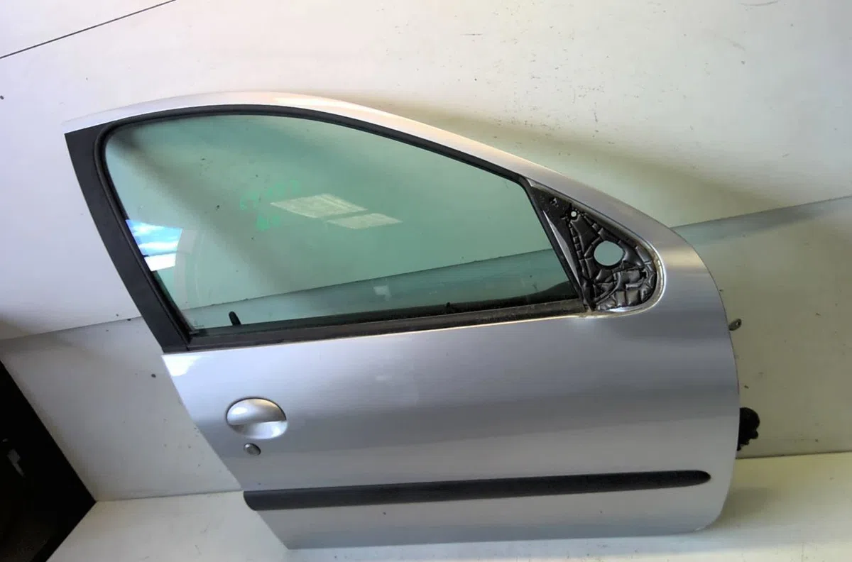 Porte avant droite Peugeot 206 3-5 portes (2A-C) 1.1 i (1998-2007) occasion