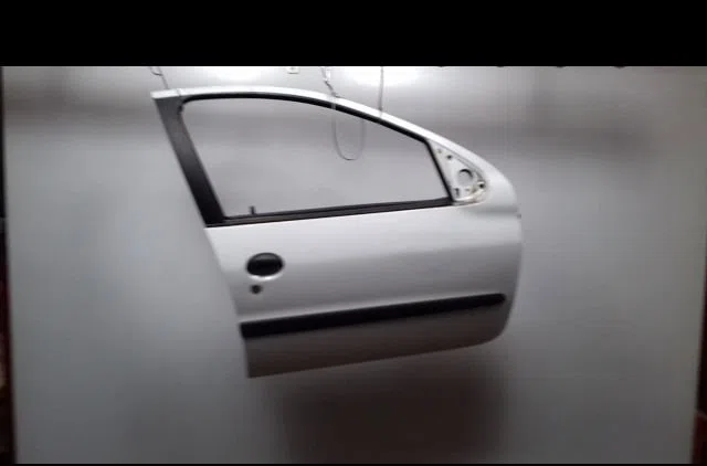 Porte avant droite Peugeot 206 3-5 portes (2A-C) 1.6 i (1998-2000) occasion