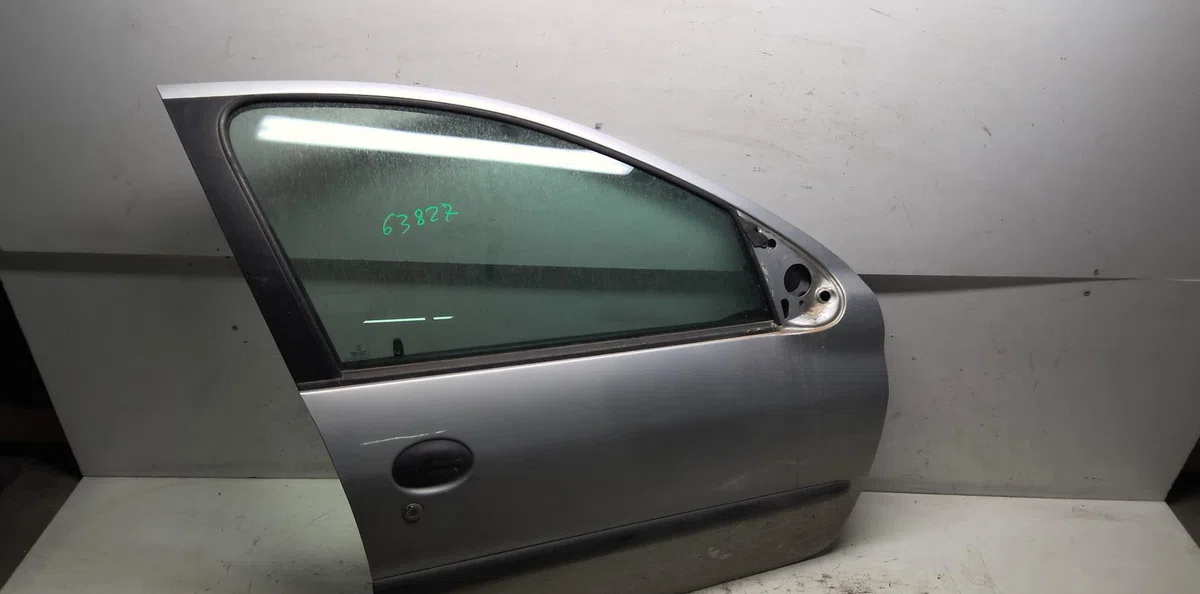 Porte avant droite Peugeot 206 3-5 portes (2A-C) 2.0 hdi 90 (1999-2009) 5 portes occasion